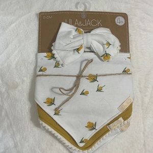 Brand New Baby Girl Bow and 3 Bib set